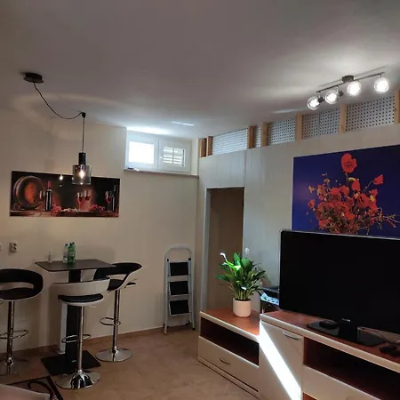 Nice-comfort-lux 95m2 Near The Beach Apartman *